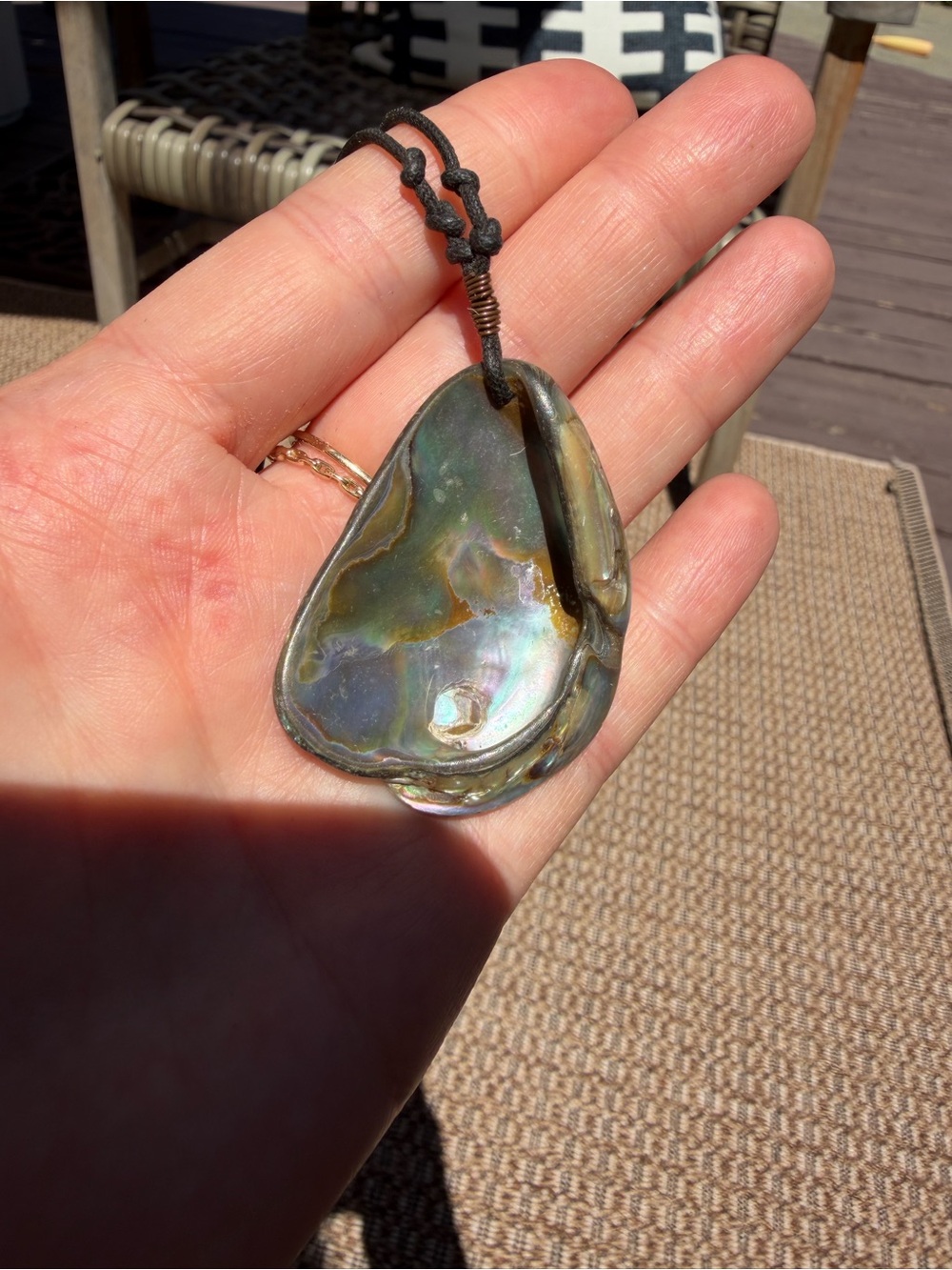 Abalone shell necklace - Picture 4 of 4
